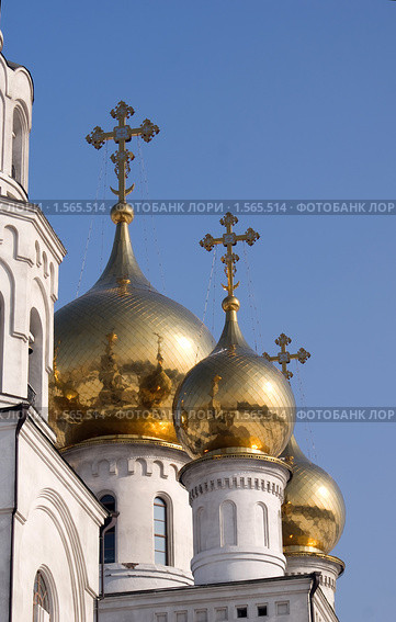 Купола Спасо-Преображенского собора на фоне голубого неба. Стоковое фото, фотограф Игорь Боголюбов / Фотобанк Лори