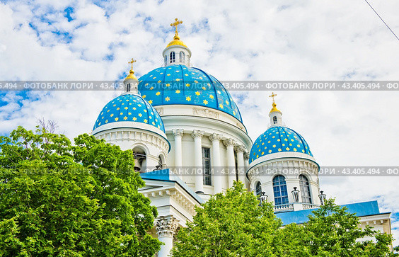 Купола Троице-Измайловского собора (Троицкий собор). Летний день. Санкт Петербург. Россия (2024 год). Редакционное фото, фотограф E. O. / Фотобанк Лори