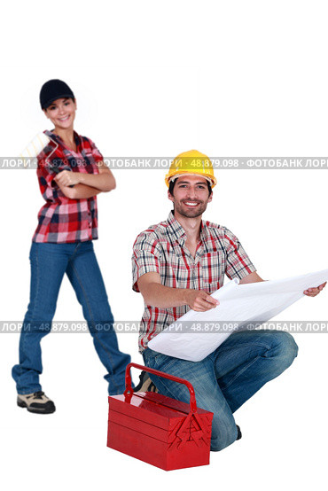 Laborers with a tool box. Стоковое фото, агентство Ingram Publishing / Фотобанк Лори