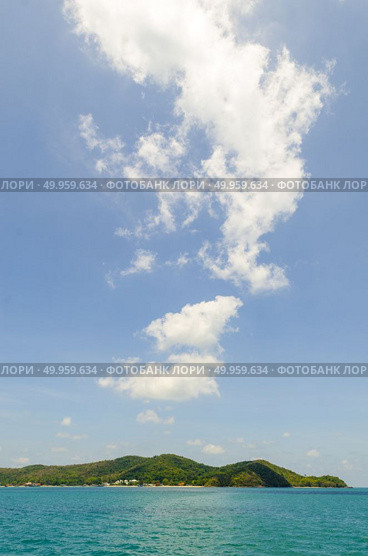 Lake, mountains and clouds blue sky, Thailand. Стоковое фото, агентство Ingram Publishing / Фотобанк Лори