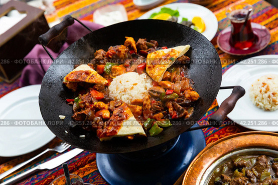 lamb meat saute coban kavurma. Стоковое фото, фотограф Яков Филимонов / Фотобанк Лори