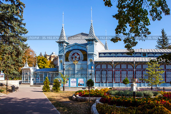 Лермонтовская галерея. Пятигорск. Ставропольский край (2020 год). Редакционное фото, фотограф Сергей Афанасьев / Фотобанк Лори
