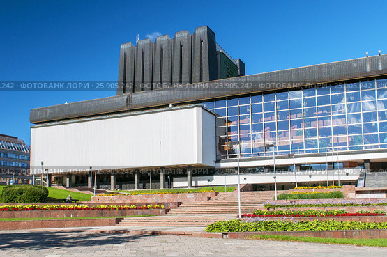 Lithuanian National Opera and Ballet Theatre. Vilnius city. Стоковое фото, агентство BE&W Photo / Фотобанк Лори