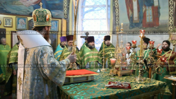 Литургия архиерейским чином (2012 год). Редакционное видео, видеограф Mikhail Erguine / Фотобанк Лори