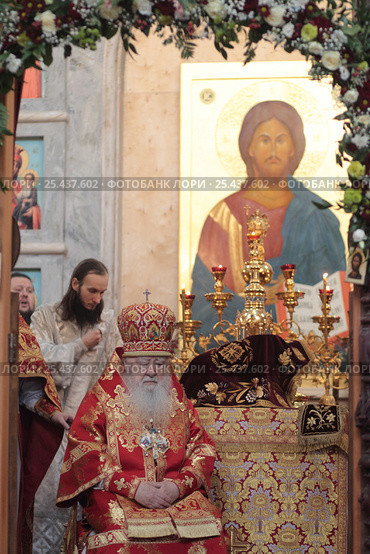 Литургия в Гуслицком монастыре (2017 год). Редакционное фото, фотограф Дмитрий Неумоин / Фотобанк Лори