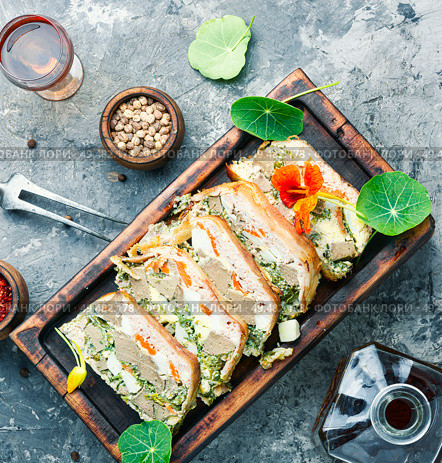 Liver,egg and nasturtium terrine.French food.Baked turkey meat. Festive Liver Terrine. Стоковое фото, агентство Ingram Publishing / Фотобанк Лори