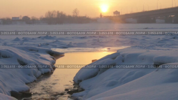 Ливневая городская канализация  ( ливневка ). Сточные воды. Стоковое видео, видеограф Mikhail Erguine / Фотобанк Лори