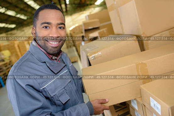 locating a package. Стоковое фото, агентство Ingram Publishing / Фотобанк Лори