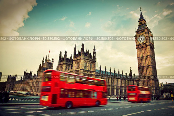 London, the UK. Red bus in motion and Big Ben, the Palace of Westminster. The icons of England in vintage, retro style. Стоковое фото, агентство Ingram Publishing / Фотобанк Лори