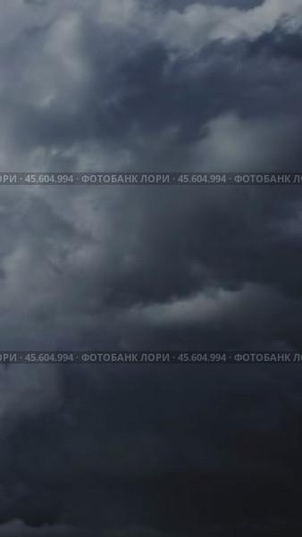 Lot of lightning during a thunderstorm. Стоковое видео, видеограф Михаил Коханчиков / Фотобанк Лори