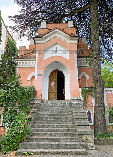 Лютеранская кирха Святой Марии, Ялта (2020 год). Редакционное фото, фотограф Мария Кылосова / Фотобанк Лори