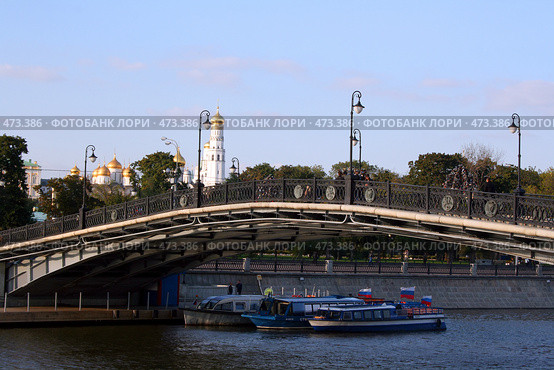 Лужков мост (2008 год). Редакционное фото, фотограф Anna / Фотобанк Лори