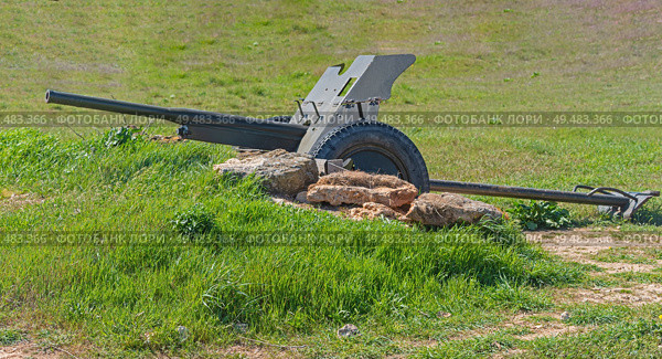 Макет – противотанковая пушка 53-К, калибр 45 мм. Old Soviet cannon WW2. (2024 год). Редакционное фото, фотограф Татьяна Д / Фотобанк Лори