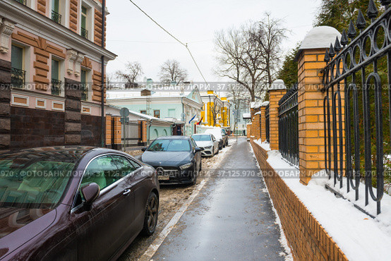 Малый Кисловский переулок. Москва. Россия (2022 год). Редакционное фото, фотограф E. O. / Фотобанк Лори