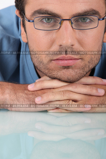 Man wearing glasses. Стоковое фото, агентство Ingram Publishing / Фотобанк Лори