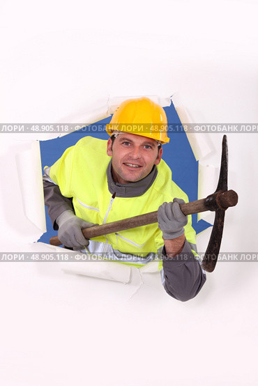 Man with pick-axe. Стоковое фото, агентство Ingram Publishing / Фотобанк Лори