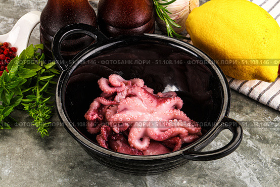 Marinated baby octopus snack appetizer. Стоковое фото, фотограф Андрей Старостин / Фотобанк Лори