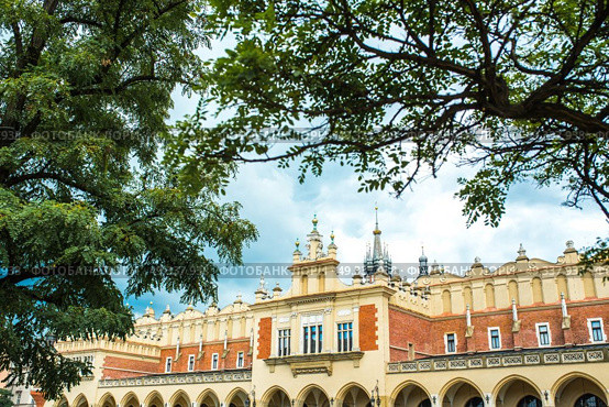 market on the central tourist area of Krakow in Poland. Стоковое фото, агентство Ingram Publishing / Фотобанк Лори