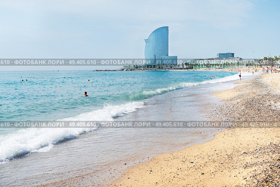 Mediterranean sea and Barcelonetta beach, Barcelona. Barcelonetta beach, Barcelona. Стоковое фото, агентство Ingram Publishing / Фотобанк Лори