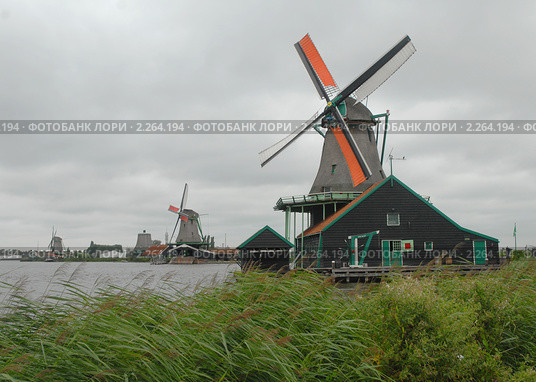 Мельница. Ферма в Голландии (2010 год). Редакционное фото, фотограф Svet / Фотобанк Лори