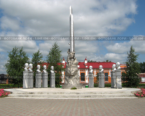 Мемориал декабристам в городе Ялуторовск (2009 год). Редакционное фото, фотограф Анатолий Матвейчук / Фотобанк Лори