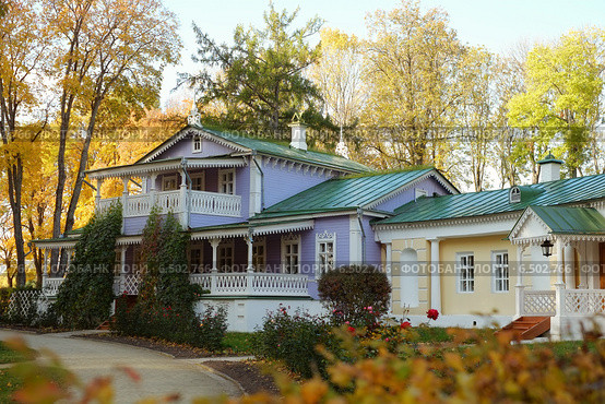 Мемориальный дом И.С. Тургенева "Спасское-Лутовиново". Россия. Орловская область, Мценский район, село Спасское-Лутовиново (2014 год). Редакционное фото, фотограф Сергей Чайко / Фотобанк Лори