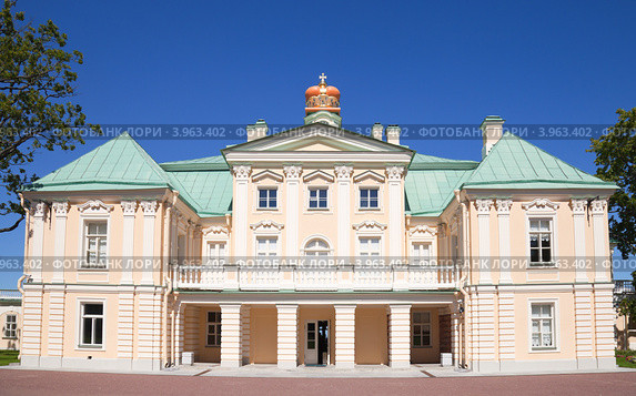 Меншиковский дворец. Ораниенбаум (2012 год). Редакционное фото, фотограф EugeneSergeev / Фотобанк Лори
