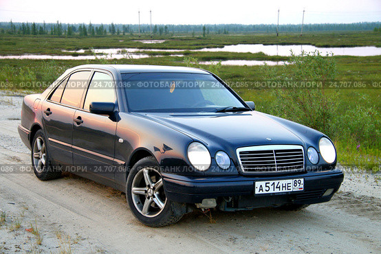Mercedes-Benz W210 E240 (2016 год). Редакционное фото, фотограф Art Konovalov / Фотобанк Лори