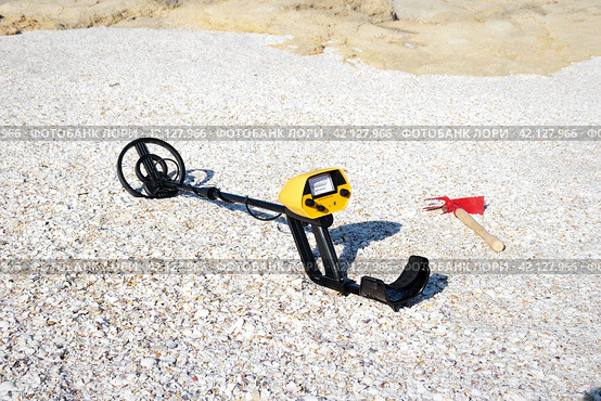 Metal detector on the beach. Стоковое фото, фотограф Александр Малышев / Фотобанк Лори
