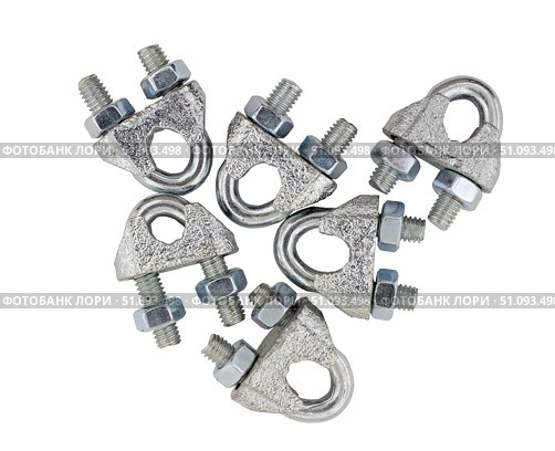 Металлические такелажные зажимы для тросов и канатов на белом фоне. Metal rigging clips for cables and ropes on a white background. Стоковое фото, фотограф Татьяна Д / Фотобанк Лори