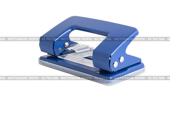 Металлический дырокол, изолированный на белом фоне. Blue office puncher on white background. Стоковое фото, фотограф Татьяна Д / Фотобанк Лори