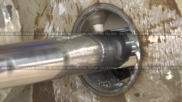 Металлообработка - расточка технологического отверстия резцом. 2 плана. Metalworking. Boring in progress. 2 shots. Стоковое видео, видеограф Евгений Романов / Фотобанк Лори
