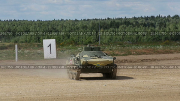 Международный военно-технический форум "Армия-2018". Передвижной пункт разведки и управления огнем артиллерии "Реостат" на полигоне "Алабино" в Московской области. Редакционное видео, видеограф Игорь Долгов / Фотобанк Лори