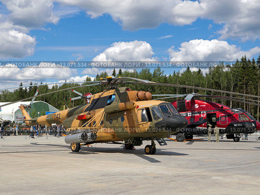 Ми-17В-5 и МИ-38-2 (2015 год). Редакционное фото, фотограф Михаил Феоктистов / Фотобанк Лори