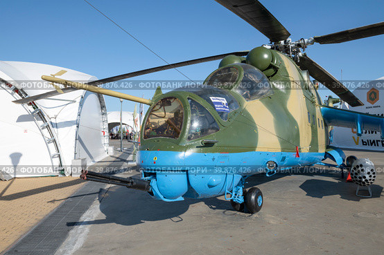 Ми-24  — советский/российский ударный вертолёт крупным планом. Экспонат международного военно-технического форума "Армия-2022" Редакционное фото, фотограф Виктор Карасев / Фотобанк Лори