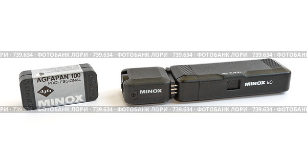 Микрофотоаппарат Minox (2009 год). Редакционное фото, фотограф FotograFF / Фотобанк Лори
