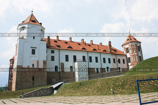 Мирский замок, г. п. Мир, Гродненская обл., Беларусь (2012 год). Стоковое фото, фотограф Марина Шатерова / Фотобанк Лори