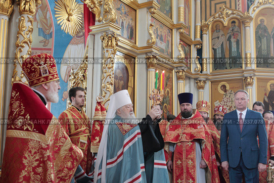 Митрополит Ювеналий в Богоявленском соборе города Ногинска 2017 год. Редакционное фото, фотограф Дмитрий Неумоин / Фотобанк Лори