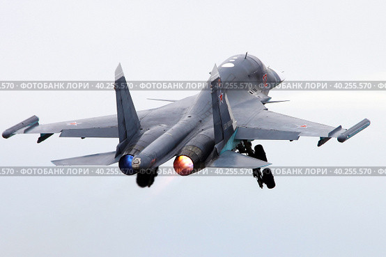 Многоцелевой истребитель-бомбардировщик Су-34 ВКС России (2020 год). Редакционное фото, фотограф Александр Тарасенков / Фотобанк Лори