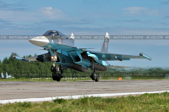 Многоцелевой истребитель-бомбардировщик Су-34 ВКС России (2020 год). Редакционное фото, фотограф Александр Тарасенков / Фотобанк Лори