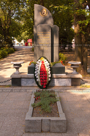 Могила Поддубного И.М. в городе Ейске (2010 год). Редакционное фото, фотограф Алексей Петров / Фотобанк Лори