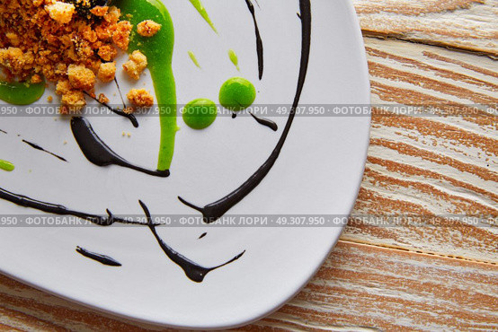Molecular gastonomy cuttlefish roes with citrus mayonnaise. Стоковое фото, агентство Ingram Publishing / Фотобанк Лори