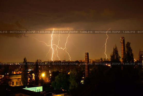 Молния. Стоковое фото, фотограф Наталья Гарячая / Фотобанк Лори