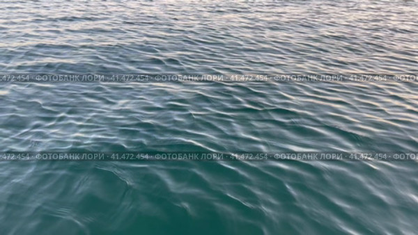 Море волнуется. Стоковое видео, видеограф Арина Ермолаева / Фотобанк Лори