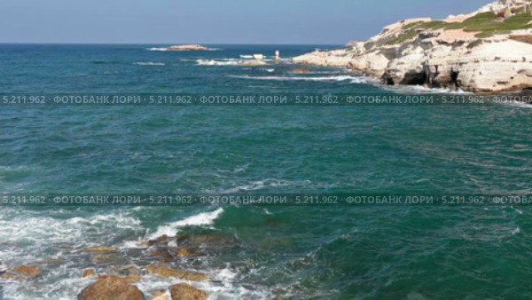 Морская бухта в Средиземном море. Pejia, Пафос, Кипр (2013 год). Стоковое видео, видеограф Кекяляйнен Андрей / Фотобанк Лори