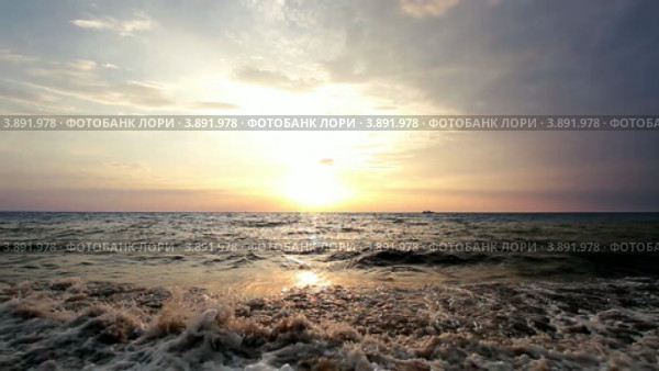 Морской солнечный закат. Стоковое видео, видеограф Сергей Черных / Фотобанк Лори