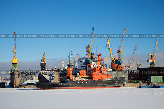Морской спасательный буксир "Зея" на Канонерский судоремонтном заводе. Санкт-Петербург (2016 год). Редакционное фото, фотограф Виктор Карасев / Фотобанк Лори