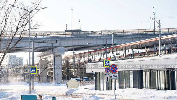 Moscow February 10 2024. Platform Okruzhnaya Moscow D1.Okruzhnaya platform, entrance MCD-1 station, runs from Lobnya through Dolgoprudny and Moscow to Odintsovo. The high-speed rail. Редакционное фото, фотограф Скрипачев Антон / Фотобанк Лори