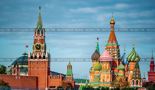 Moscow Kremlin and St Basil's cathedral, Russia. Beautiful panorama of Moscow city center in 2022 2023 years. Стоковое фото, фотограф Павел Муравьев / Фотобанк Лори