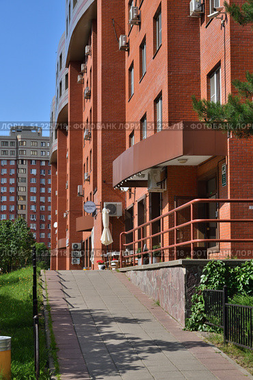 Moscow, Russia - Aug 10. 2025. MZhK microdistrict in Zelenograd. Редакционное фото, фотограф Володина Ольга / Фотобанк Лори
